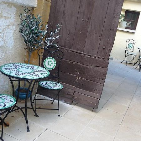 Appartement Aux Armoiries De Sarlat Ruang foto